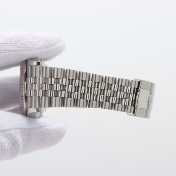 Rolex 'Wimbledon' Datejust 36mm on Jubilee Bracelet (126234) - Picture 7 of 10